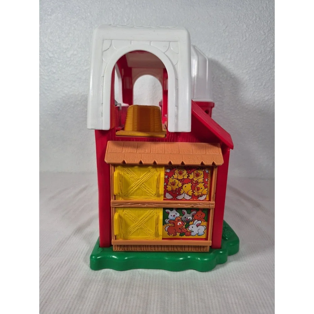 2005 Fisher Price Little People Farm Barn & Silo & Figures Working Animal Sounds